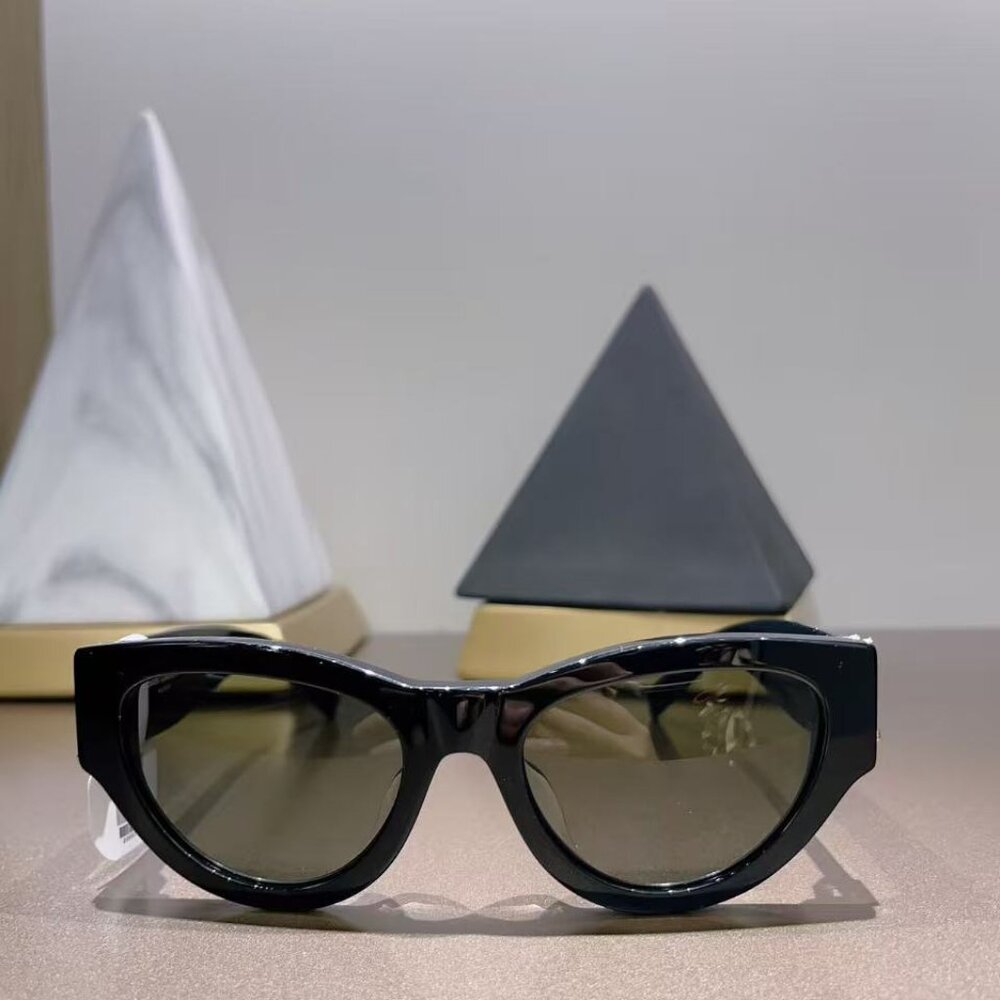 Saint Laurent Sunglasses - Picture 3 of 10